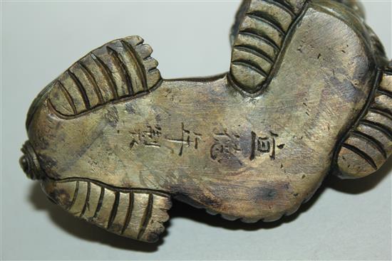 A Chinese bronze lion-dog scroll weight, 19th century, 7cm